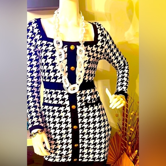 Dresses & Skirts - Black and White Houndstooth Dress! Own the room hunny!!